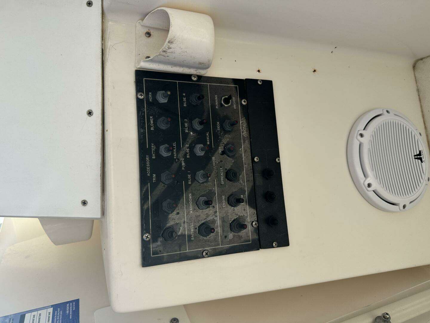 1994 Intrepid 376 Walkaround - Image 34