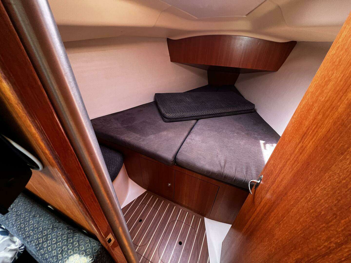 2004 Hunter 33 - Image 79