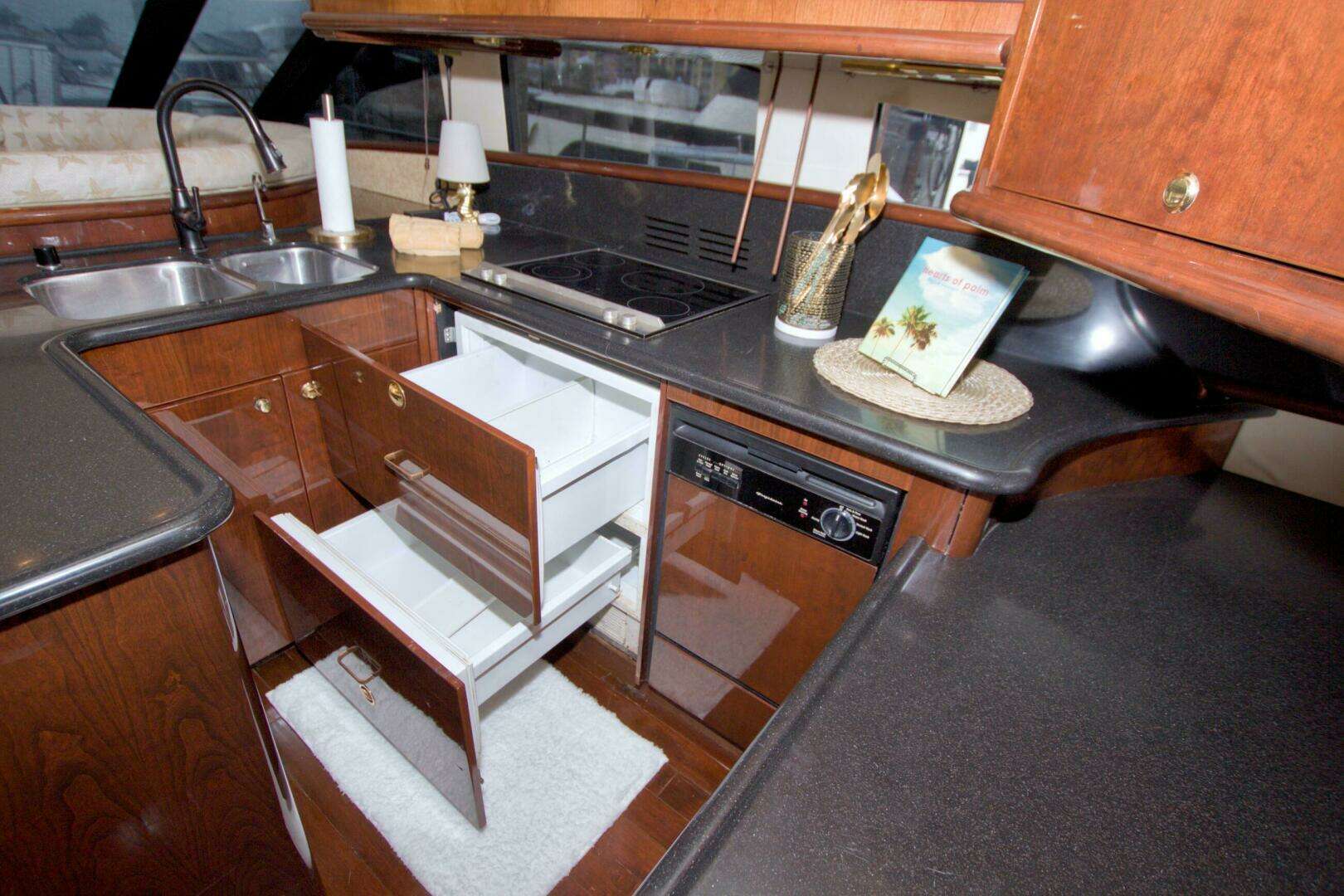 2005 Neptunus 62 Flybridge - Image 47
