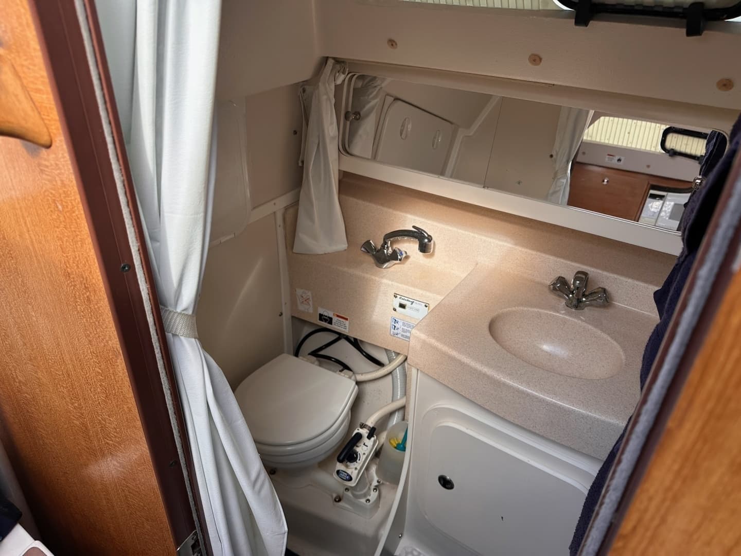 2002 Catalina 310 - Image 30