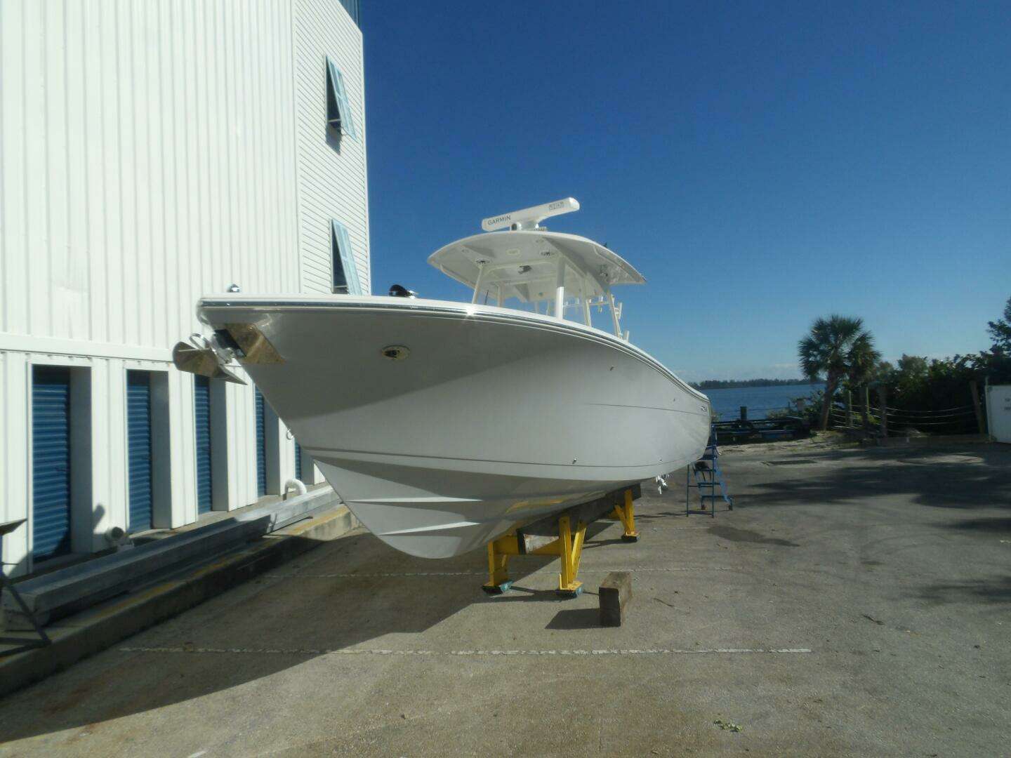 2020 Cobia 320 CC - Image 5