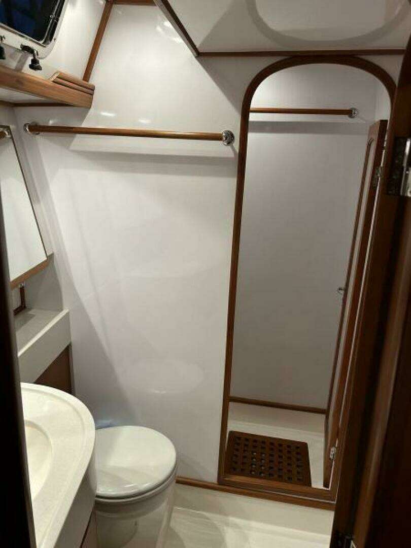 2011 Hylas 70 - Image 47