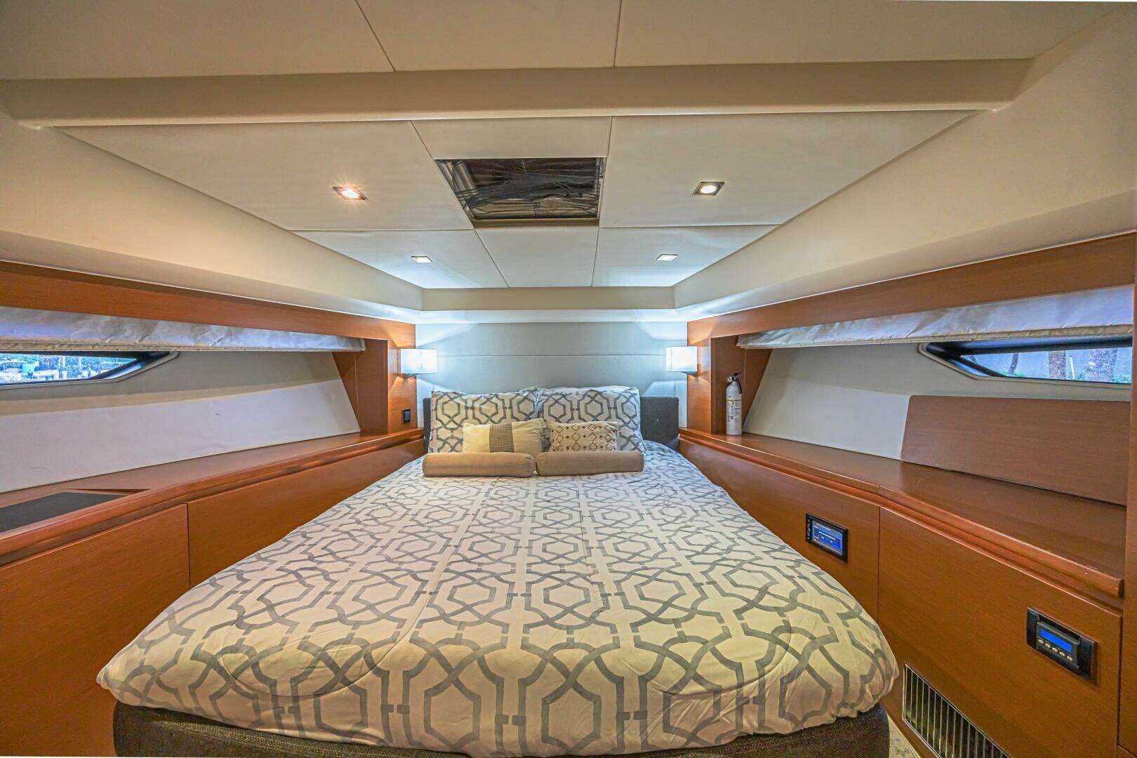 2013 Prestige 550S - Image 35