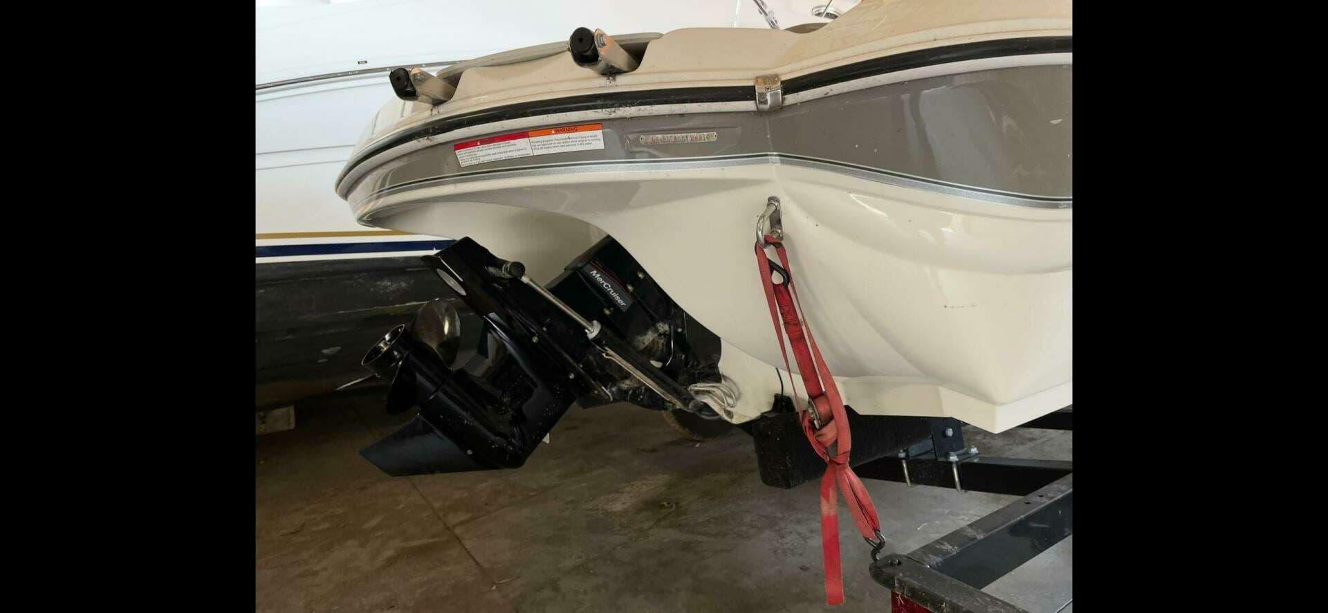2019 Stingray 208 LS - Image 14