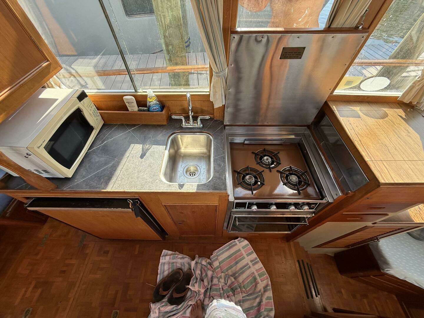 1985 Grand Banks 36 Classic - Image 10